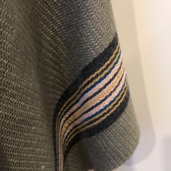 NEW shawl poncho sweater striped with fringe grey  pink O/S - Picture 3 of 6